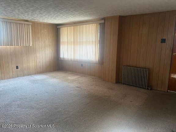 3rd image of 1220 Diamond Ave