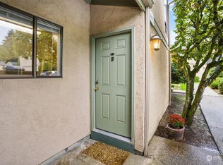10017 NE 138th Pl APT B3, Kirkland, WA