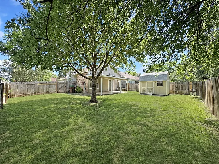 10203 Sunset Field Dr — Photo 29