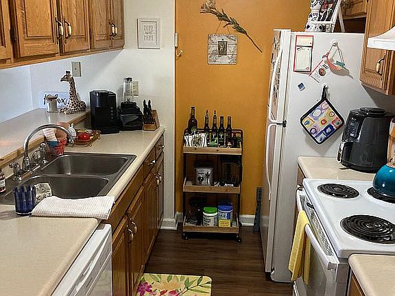 3rd image of 1028 Park Ave