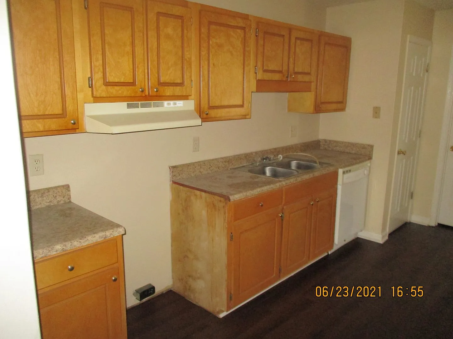 University St. 1009 A — Photo 3