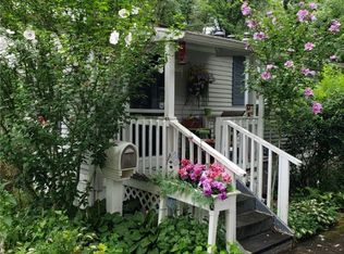 6 Patio Dr, Rochester, NY 14625