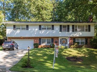 9120 Glenbrook Rd, Fairfax, VA 22031