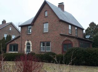 3036 Middle Rd, Davenport, IA 52803