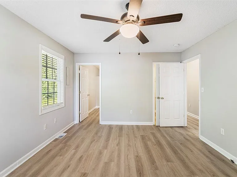 108 Lakeview Dr — Photo 9