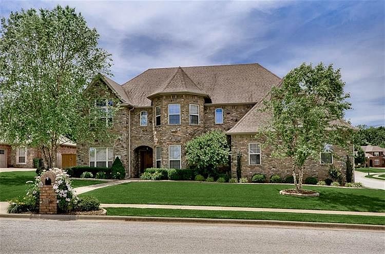 1st image of 3606 Legacy Ln
