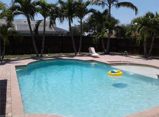 202 SE 20th Ct, Cape Coral, FL 33990