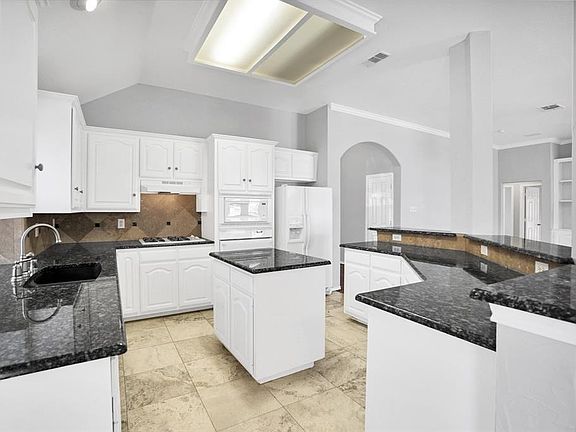 3rd image of 11312 Sunrise Ln