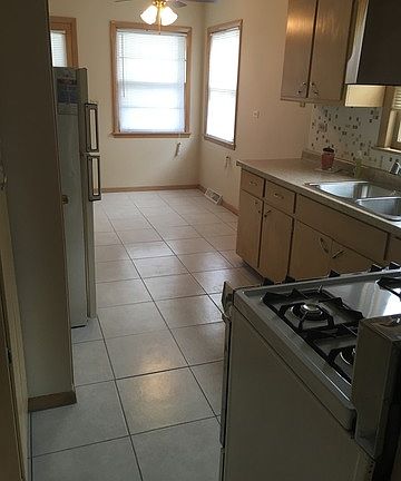 4th image of 5611 N Menard Ave