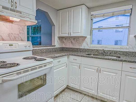 4th image of 4725 39th Ave N #103