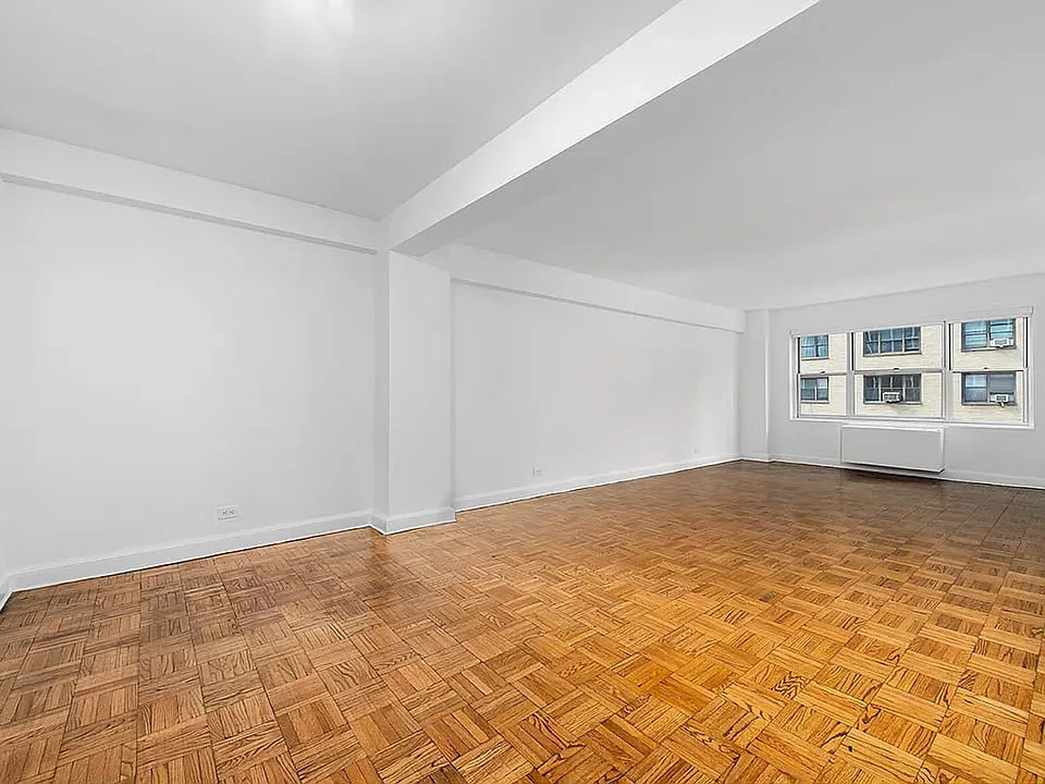 136 E 55th St #10D