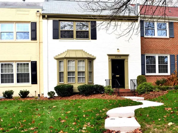 8256 Carrleigh Pkwy, Springfield, VA 22152