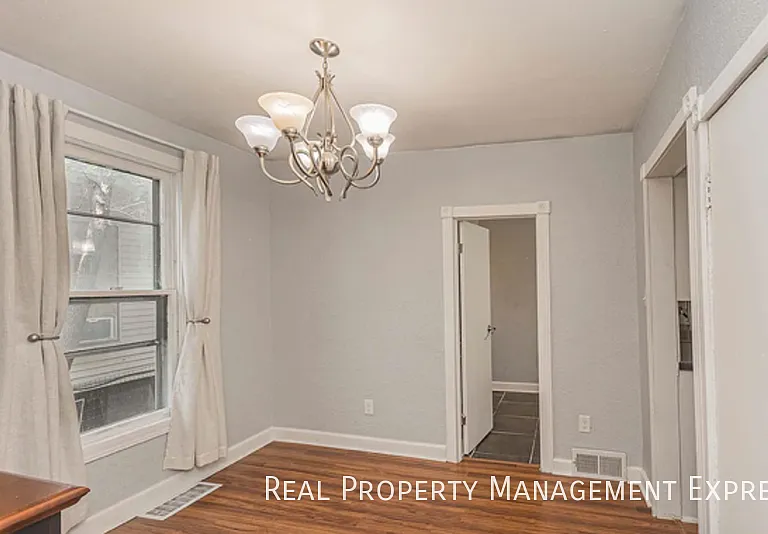 807 W 13th St — Photo 18