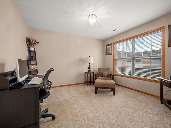 5th image of 2134 Waterbury Ln E #2134