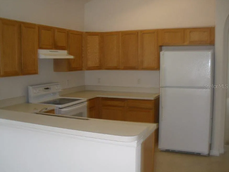 3 bed, 2.0 bath, 1881 sqft, $2,595 — Photo 2