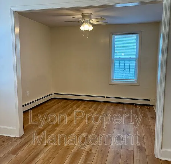 94 Anthony Ave #2R — Photo 8