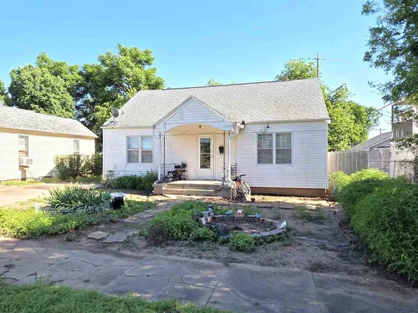 920 Delaware St, Perry, OK 73077