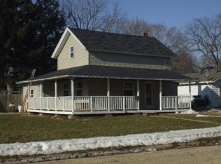1104 S 3rd St, Oregon, IL 61061