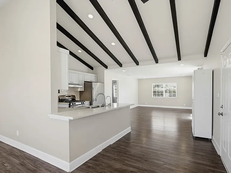 6102 Glacier Dr — Photo 5