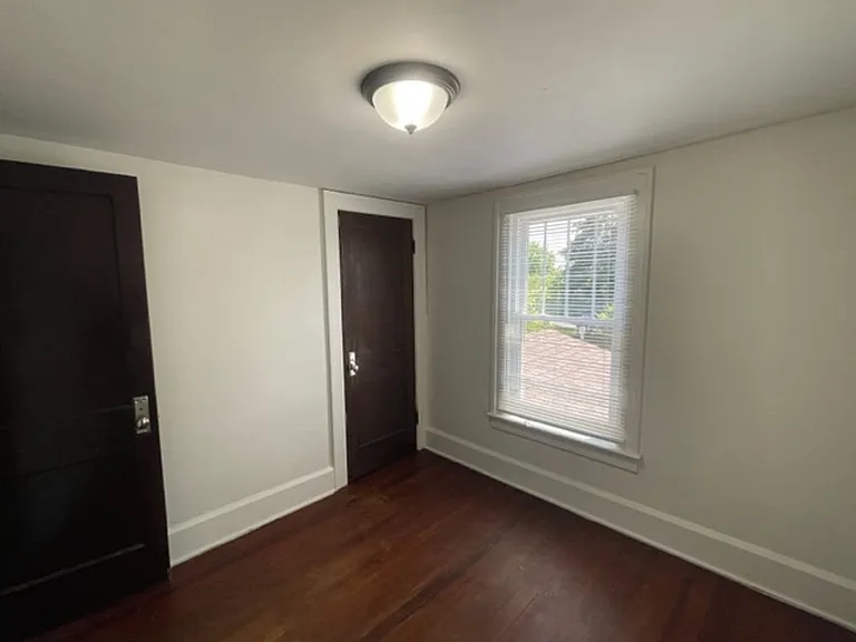536 Pleasant St — Photo 15