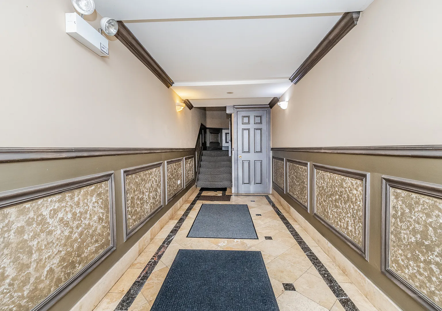 2 bed, 1200 sqft, $2,100 — Photo 3