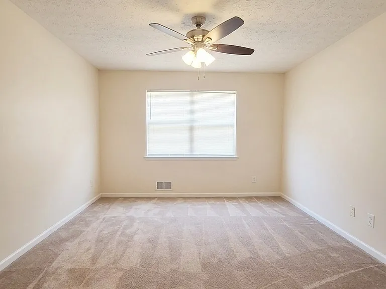 228 Solomon Dr — Photo 13