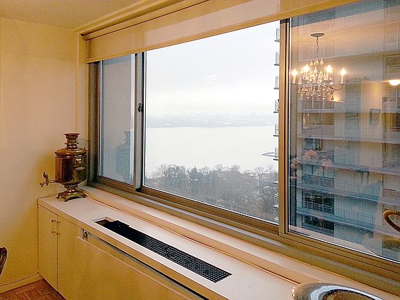 4th image of 1600 Parker Ave APT 9H