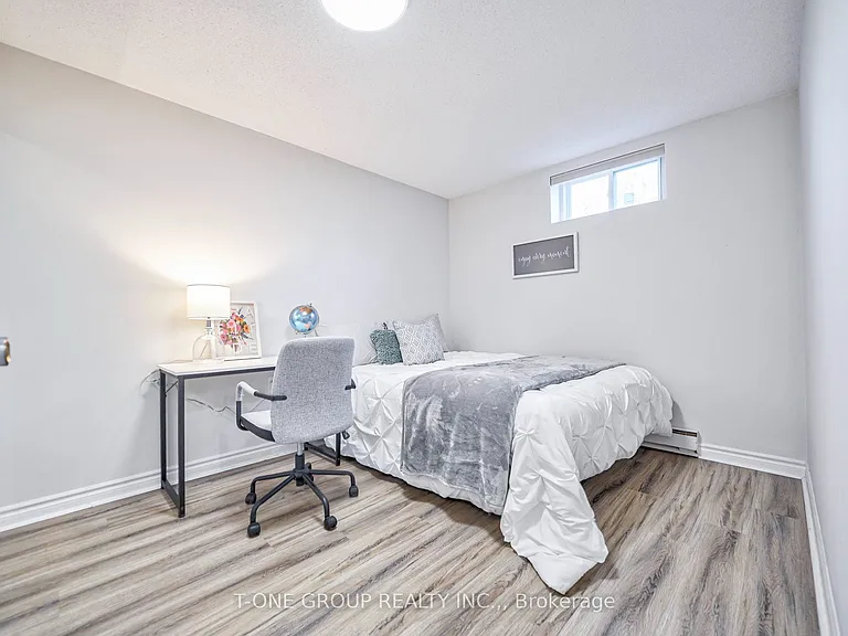 18 Castle Hill Dr — Photo 6