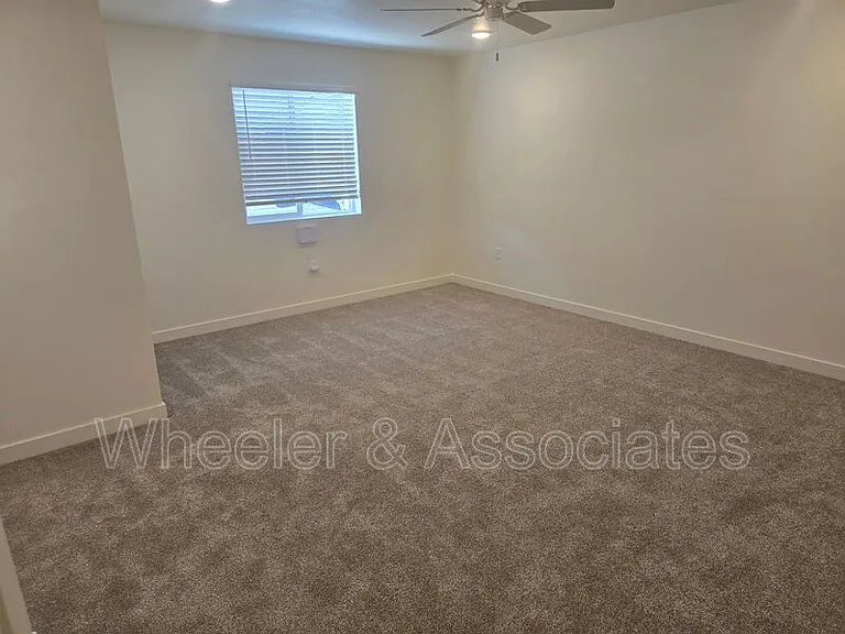 452 W 1080 S — Photo 12