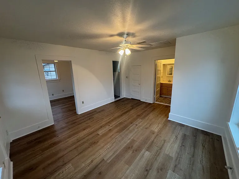 467 N Paddock St — Photo 9