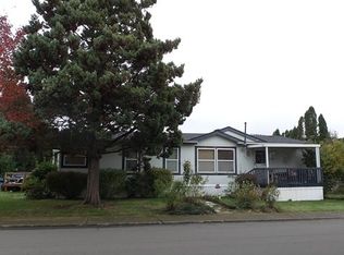 11873 Chateau Dr NE, Woodburn, OR 97071