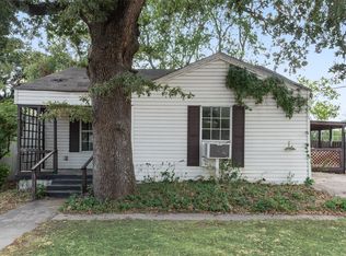 1017 W Clarence St, Fort Worth, TX 76117