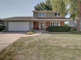 2122 Dartmoor Dr, Joliet, IL 60435