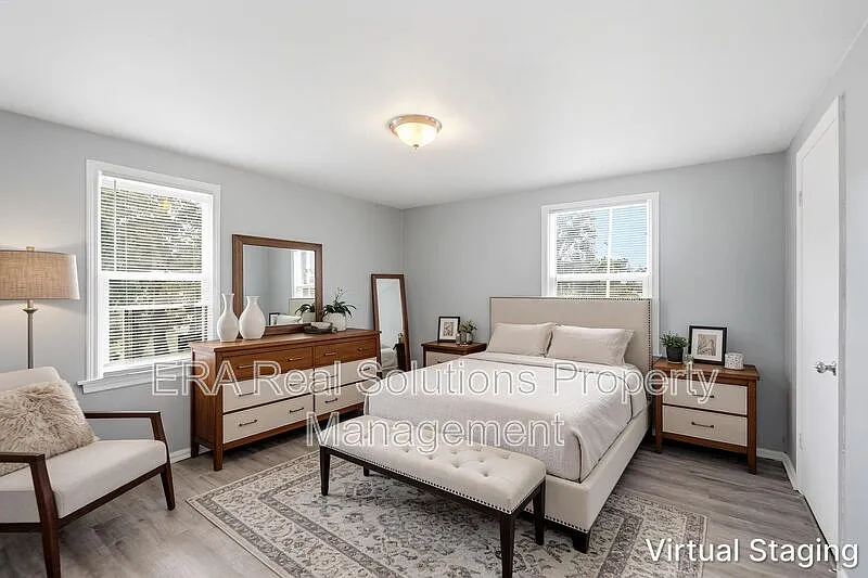 3 bed, 1.0 bath, 992 sqft, $1,250 — Photo 3