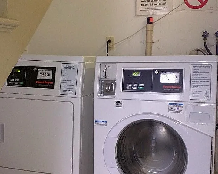 Washer/dryer in center hall