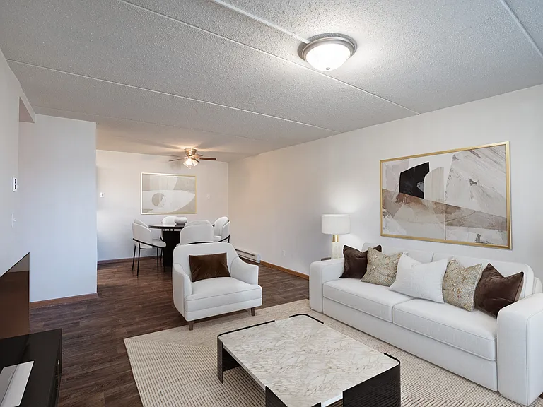 Fargo, ND Bella Vista Apartments | Living