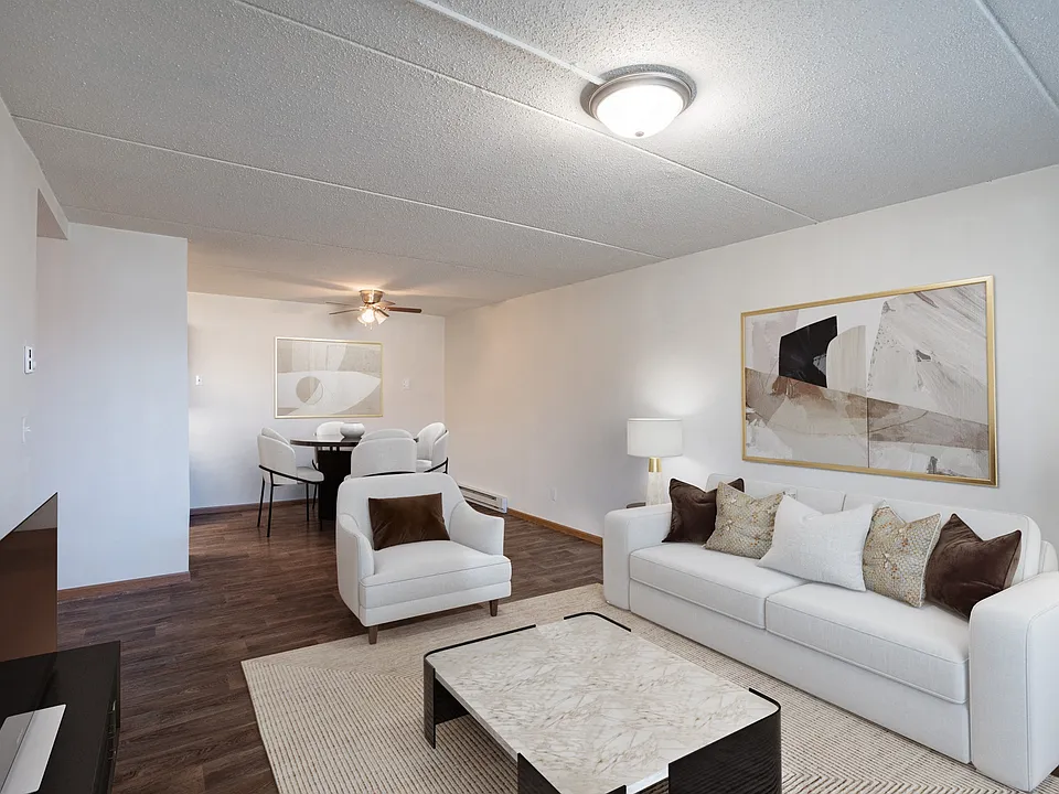 Fargo, ND Bella Vista Apartments | Living