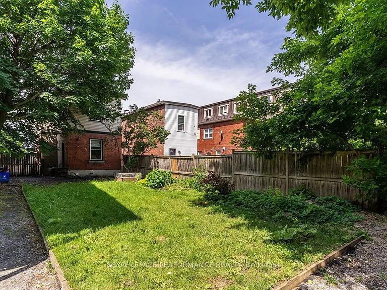 313 Lebreton St S — Photo 40