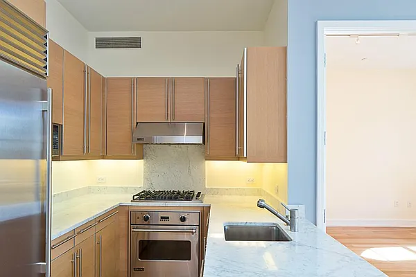 Sold by RealtyTopia | media 21