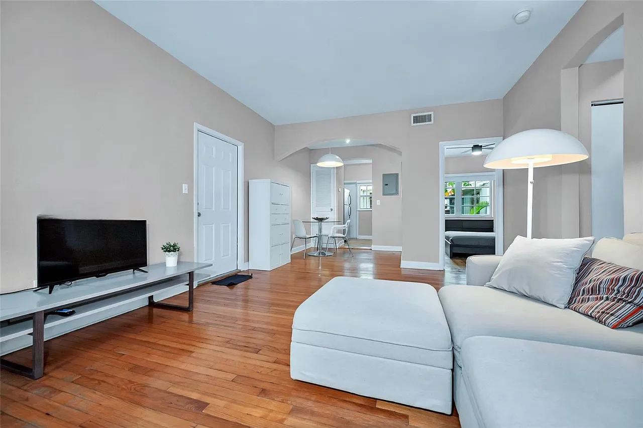 1 bed, 633 sqft, $2,100 — Photo 1