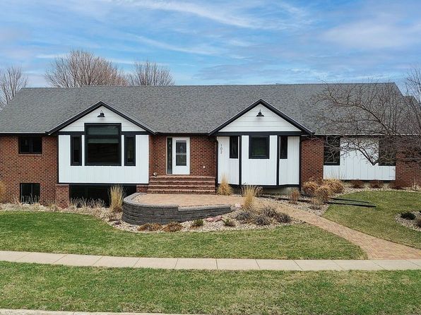 102 W Veterans Dr