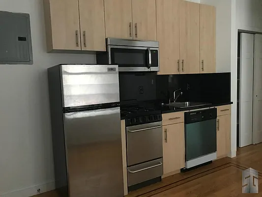 Rented by Skyline Group Real Estate | media 21