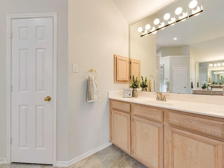 5832 Mossbrook Trl — Photo 14