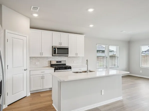 522 Yellowstar Ln, Lavon, TX 75166