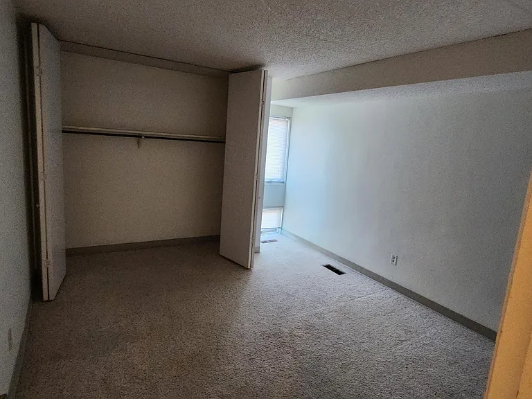 Oakwood Apartments — Photo 38