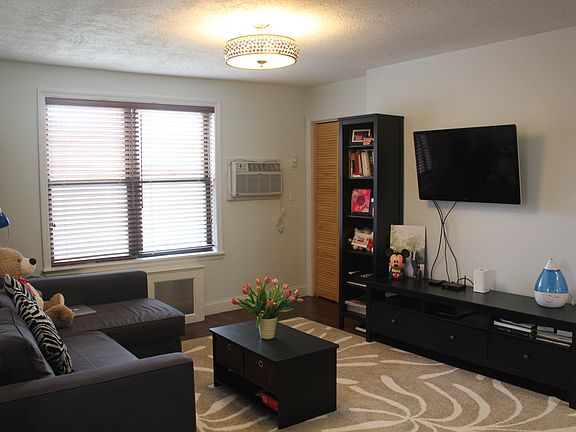 3rd image of 19642 67th Ave #2