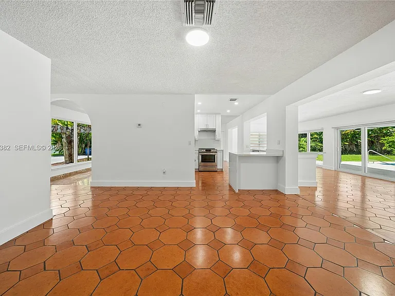 220 NW 130th Ave — Photo 8