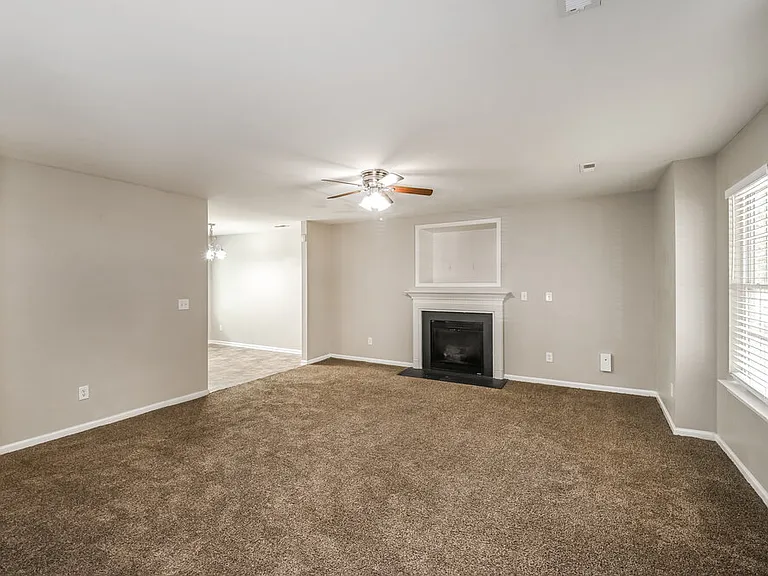 8819 Twisted Pine Dr — Photo 5