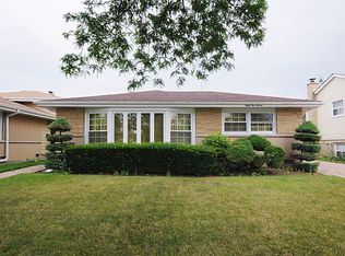 8911 N Merrill St, Niles, IL 60714