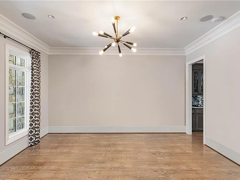 5265 Peachtree Dunwoody Rd — Photo 51